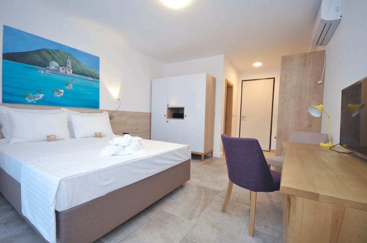Corso Levante Luxury Suites Petrovac Ngoại thất bức ảnh