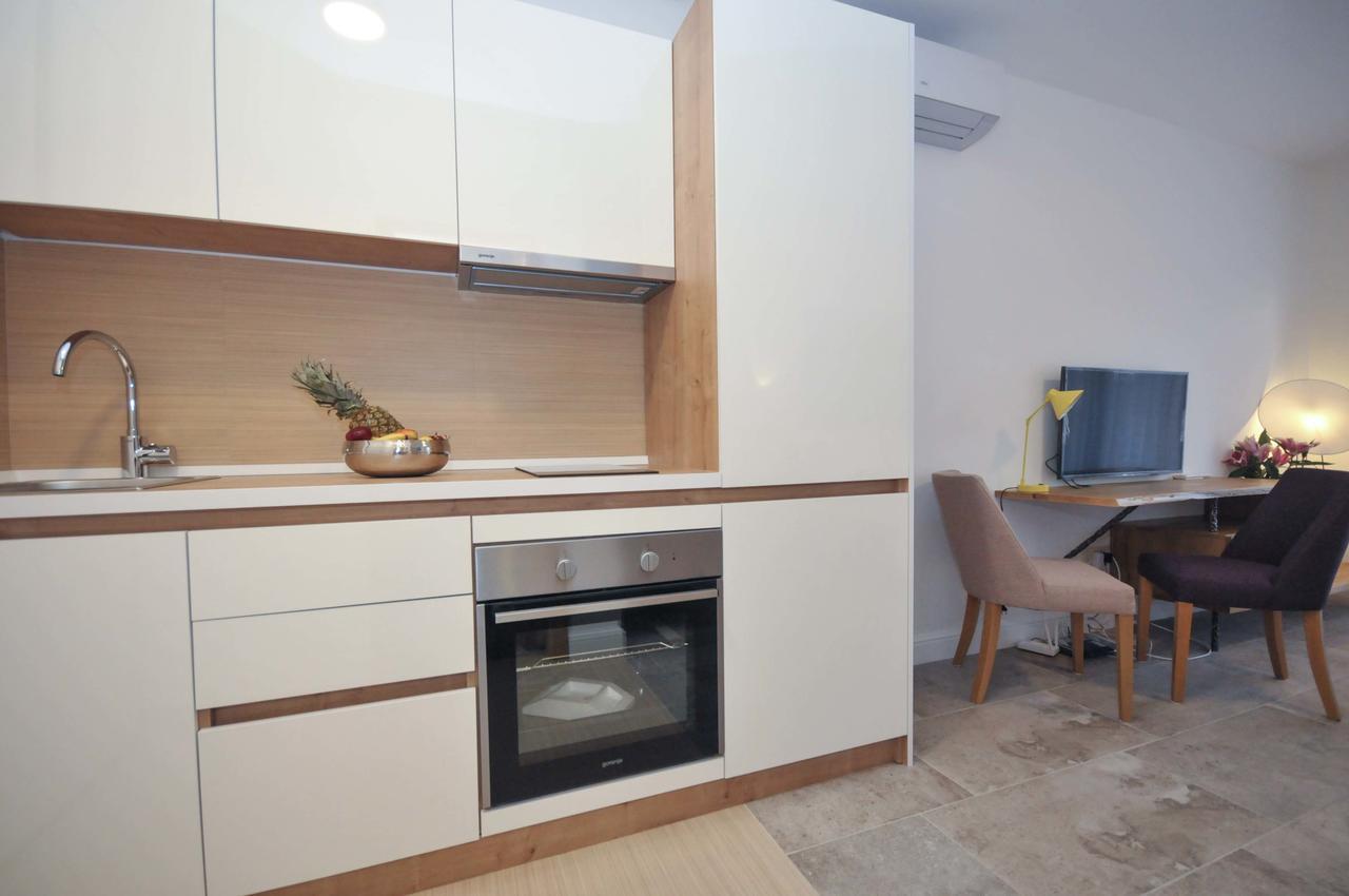 Corso Levante Luxury Suites Petrovac Ngoại thất bức ảnh
