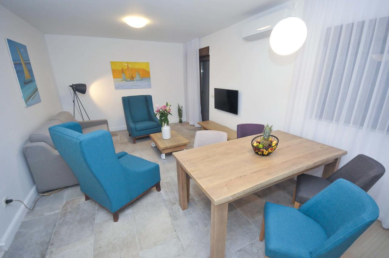 Corso Levante Luxury Suites Petrovac Ngoại thất bức ảnh