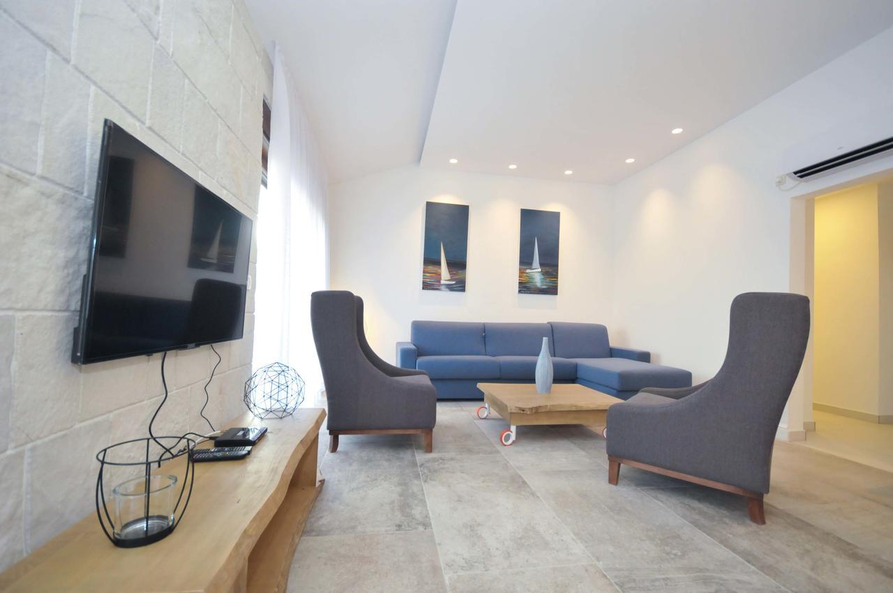 Corso Levante Luxury Suites Petrovac Ngoại thất bức ảnh