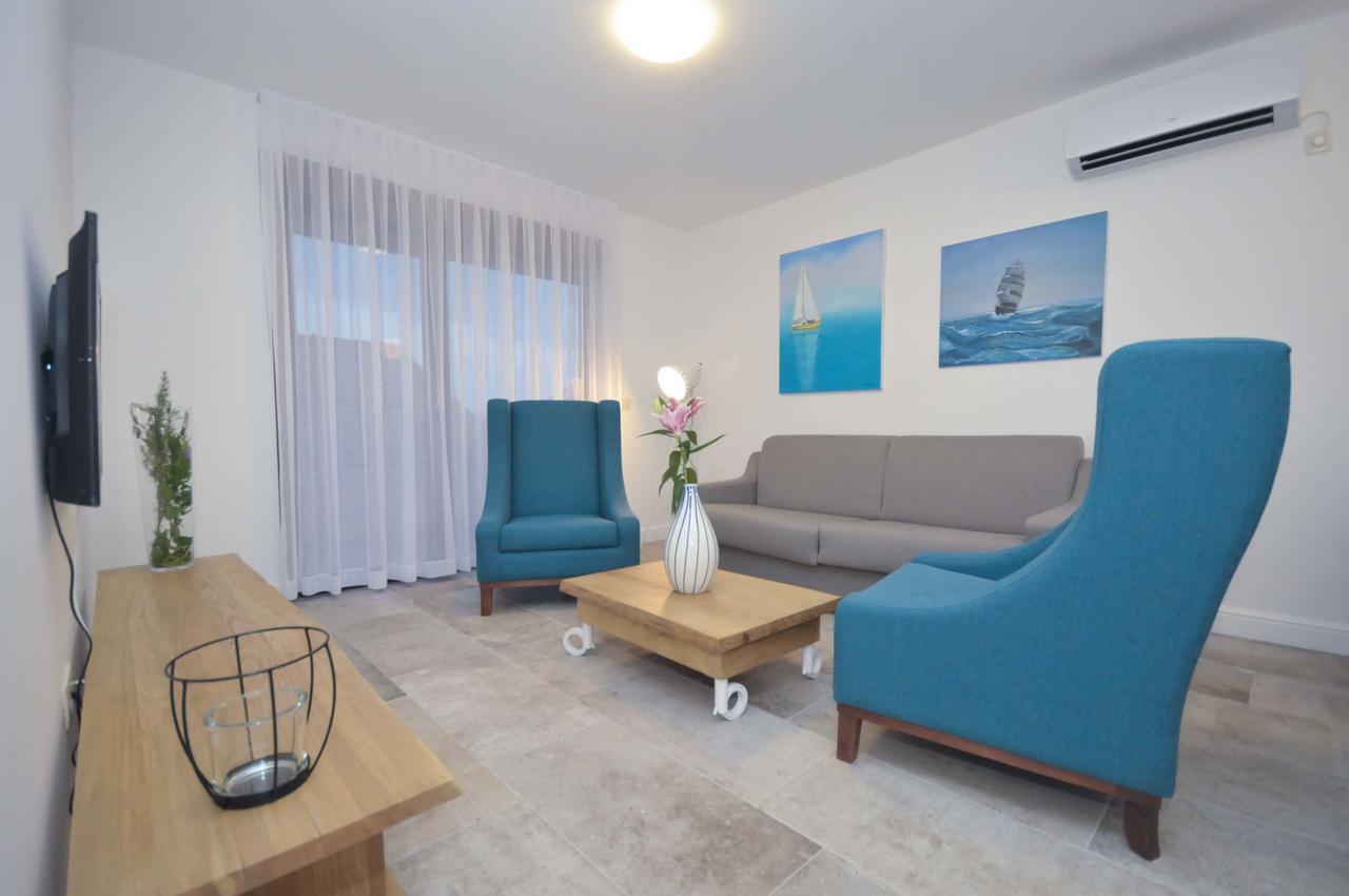 Corso Levante Luxury Suites Petrovac Ngoại thất bức ảnh